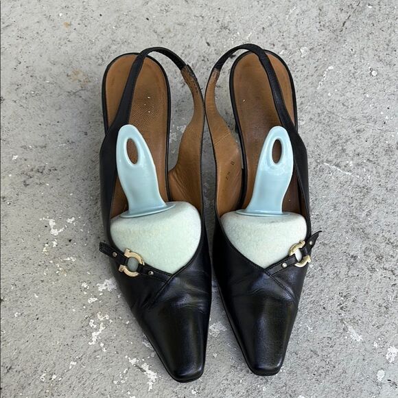 Classic Ferragamo slingbacks - Picture 1 of 10